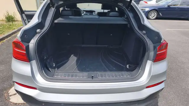 BMW X4 view 14