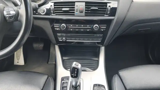 BMW X4 view 13
