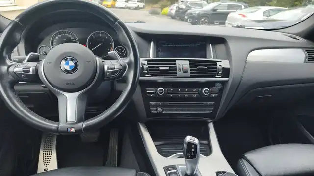 BMW X4 view 11