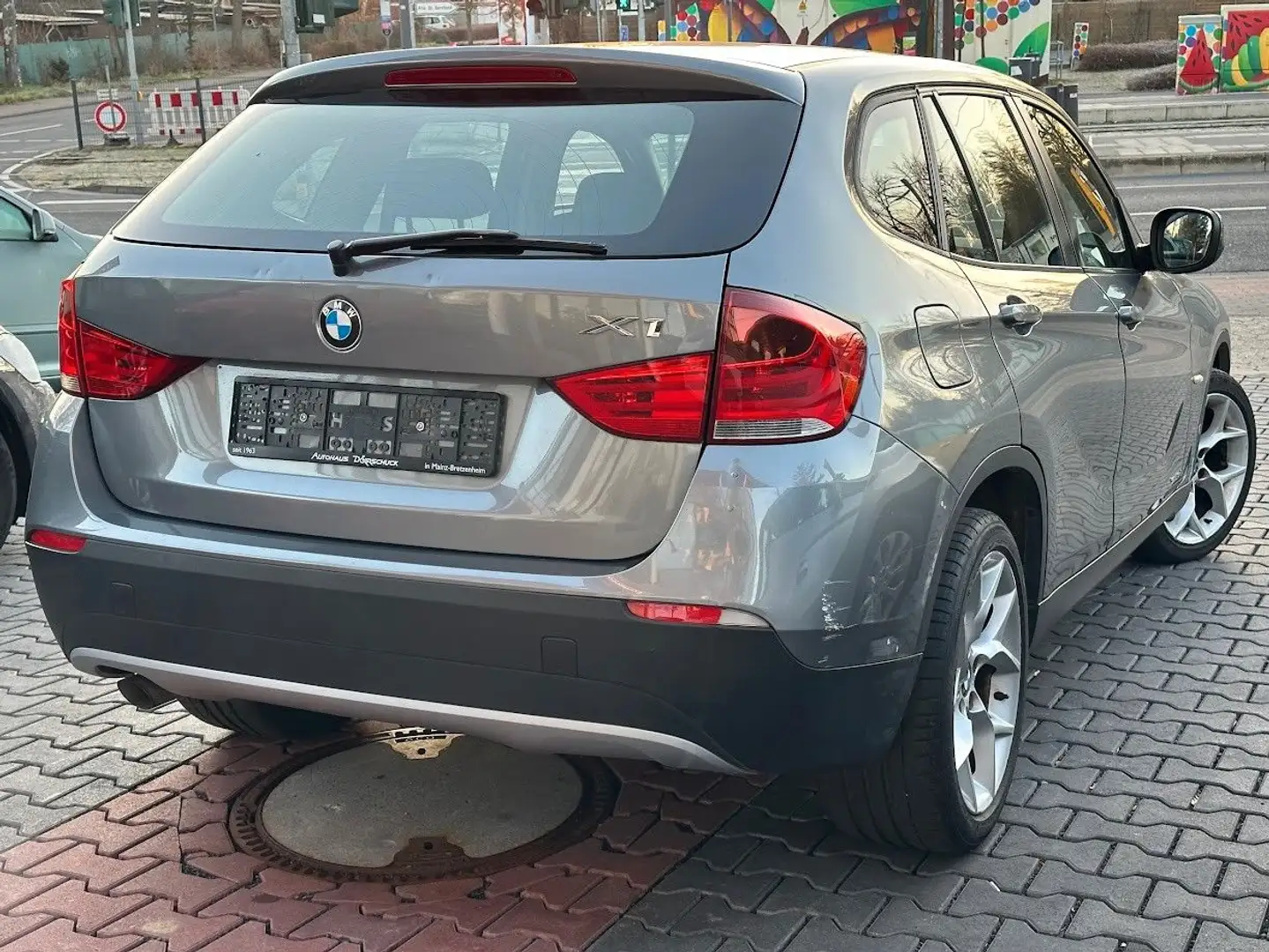 BMW X1 18d sDrive Automatik Becherhalter TÜV NEU Grey - 2
