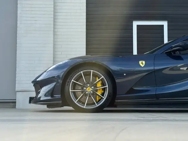 Ferrari 812 view 12