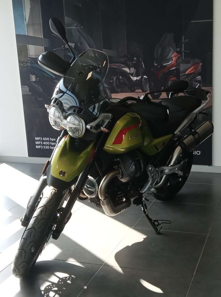 Moto Guzzi V 85 STRADA
