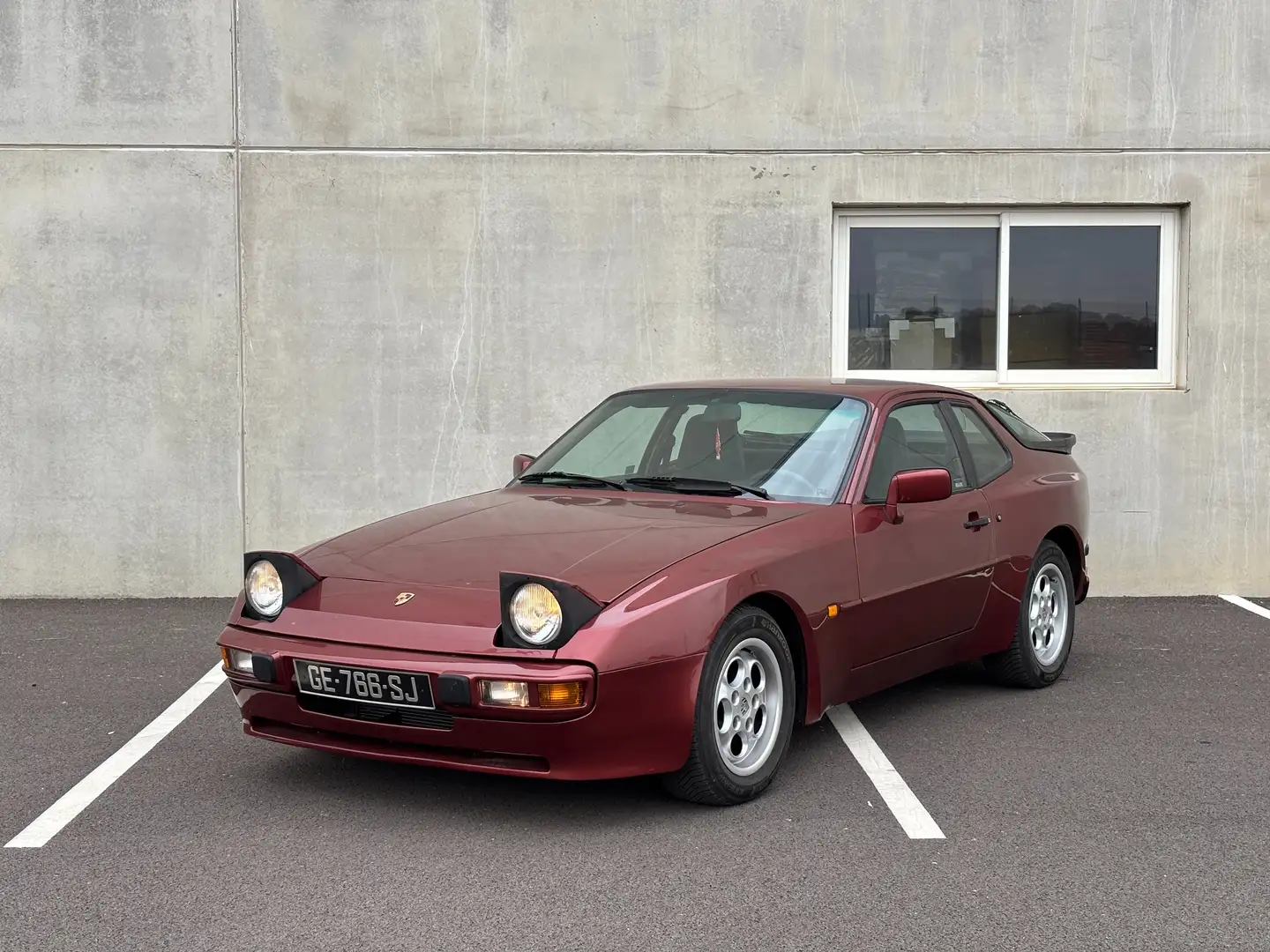 Porsche 944 944 Rood - 1