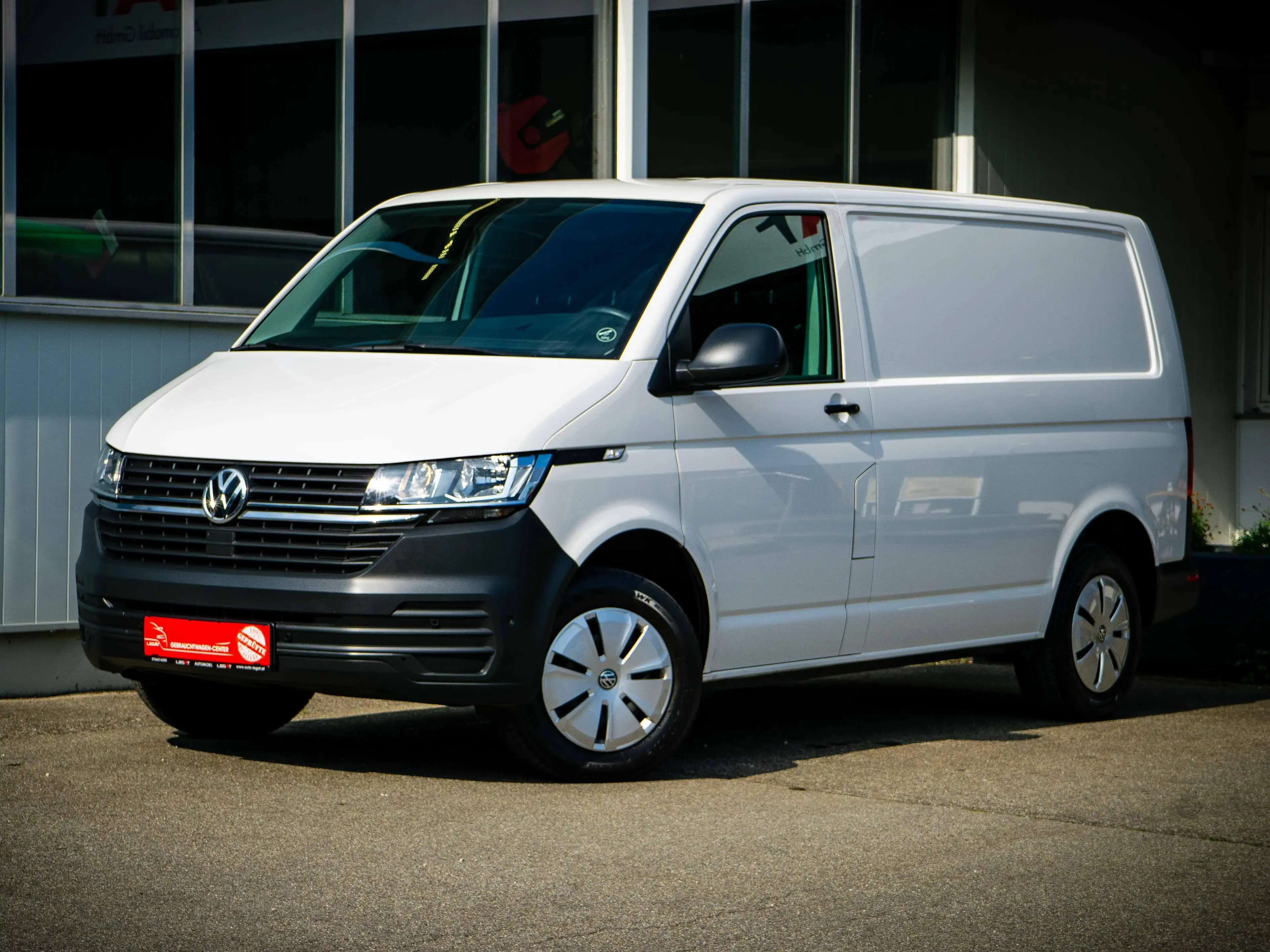 Volkswagen T6.1 Transporter FWD — photo 2