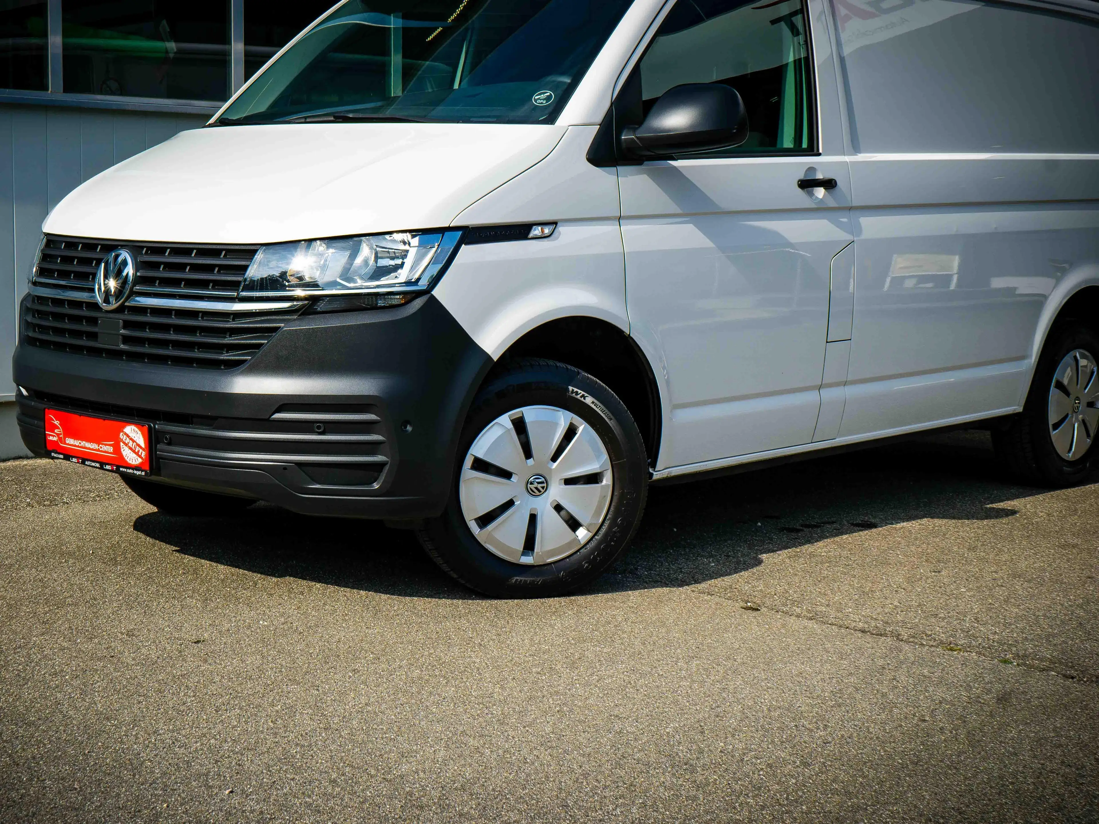 Volkswagen T6.1 Transporter FWD — photo 5