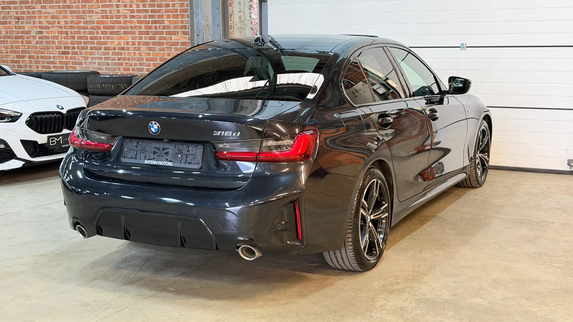 BMW 316 dA Automaat M-Sportpakket Facelift 2J Garantie Noir - 2