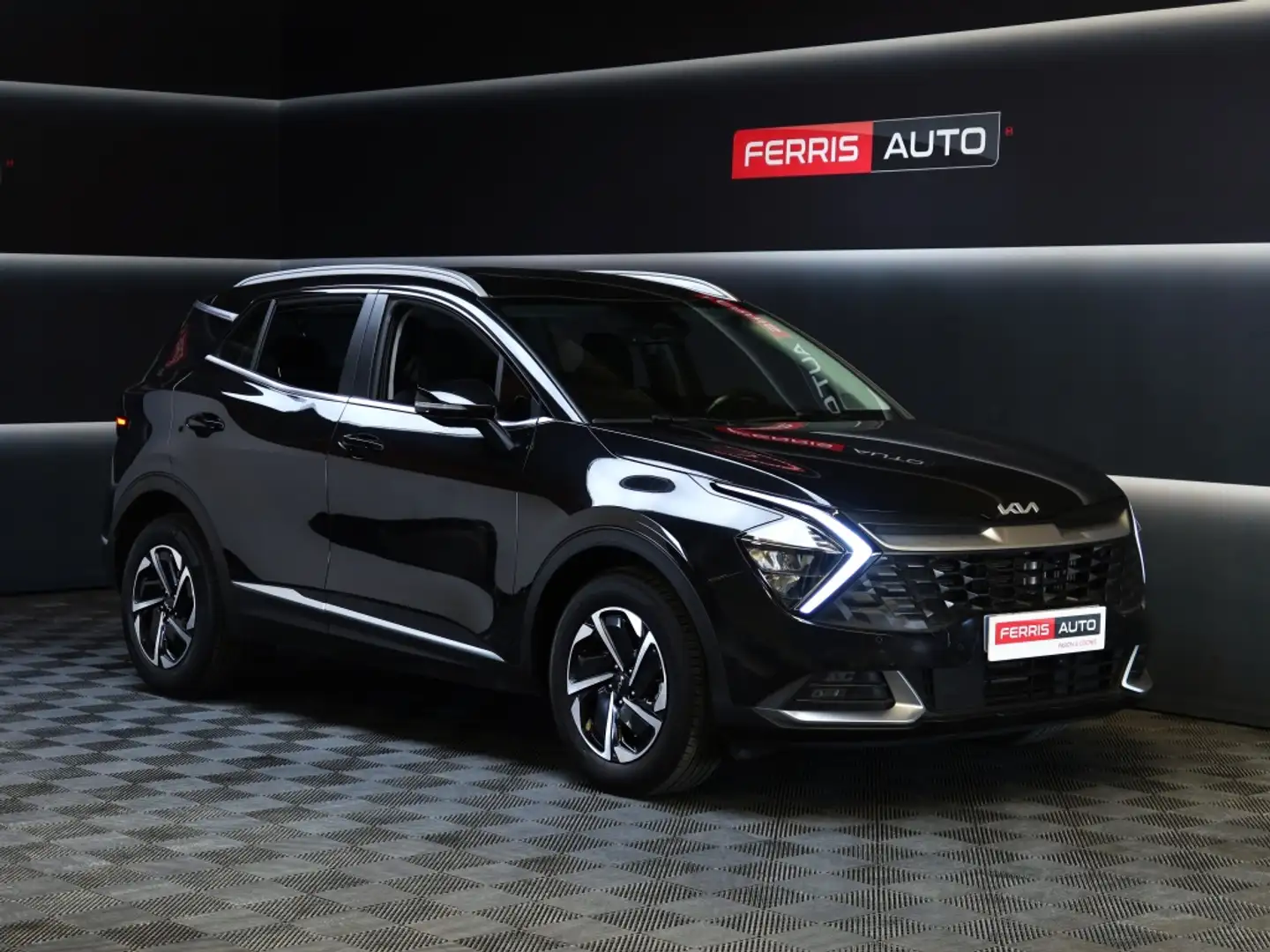 Kia Sportage 1.6 T-GDi HEV Drive Schwarz - 1