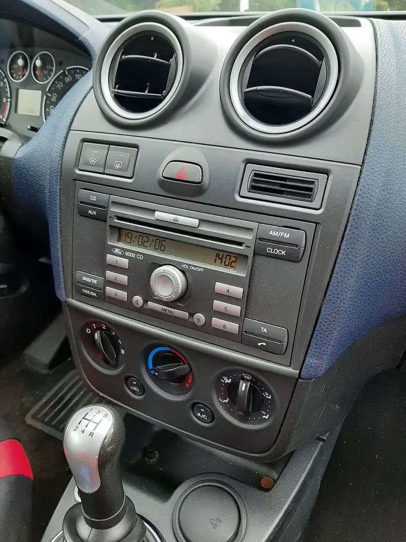 Ford Fiesta - 2