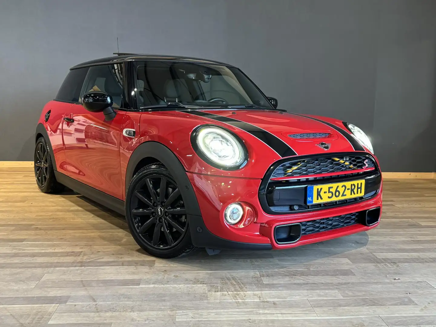 MINI Cooper S 2.0 60 Years Edition PANO | H/K | APP CONNECT Rood - 2