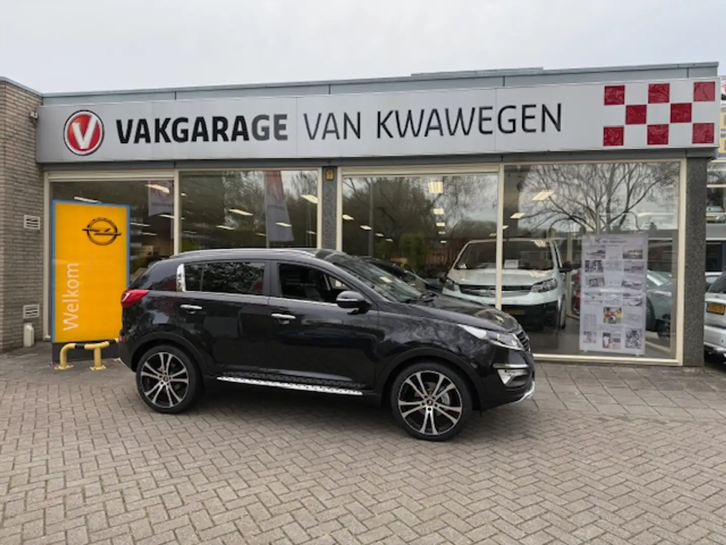 Kia Sportage 2.0 CVVT 2WD AUTOMAAT TREKHAAK L.M. Černá - 1