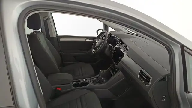 Volkswagen Touran view 10