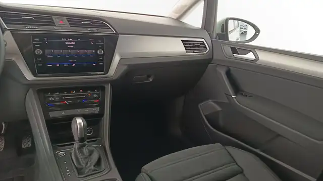 Volkswagen Touran view 13