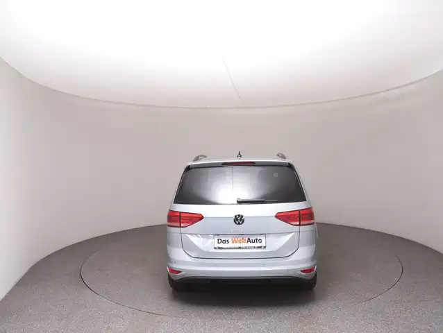 Volkswagen Touran view 6