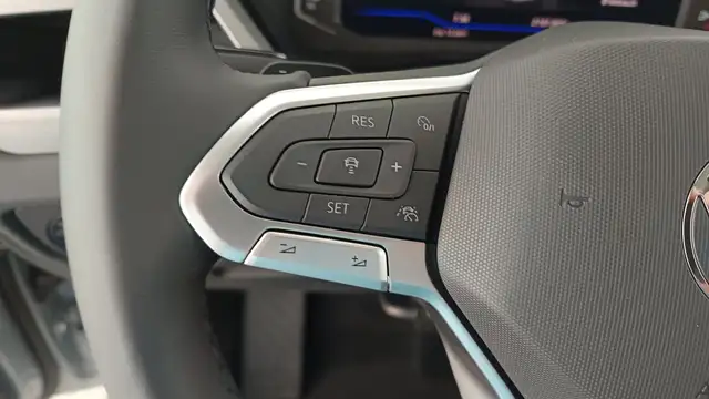 Volkswagen Touran view 15