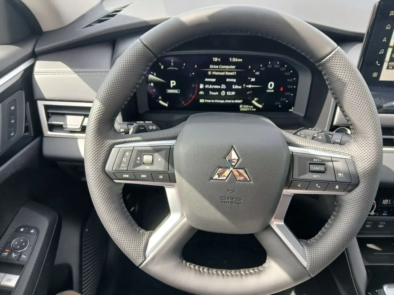 Mitsubishi Outlander снимка Mitsubishi Outlander