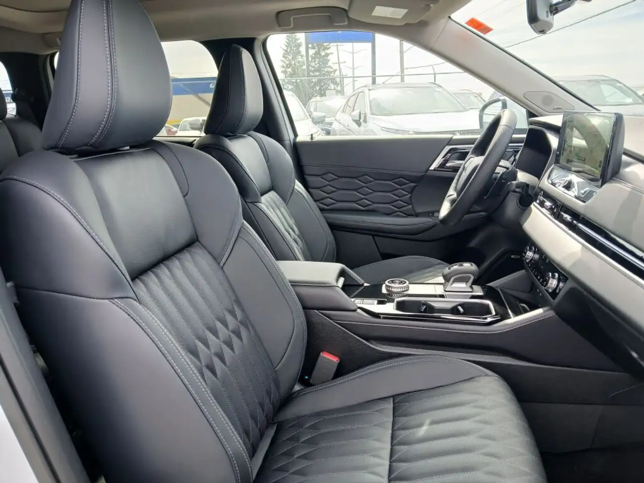 Mitsubishi Outlander снимка Mitsubishi Outlander