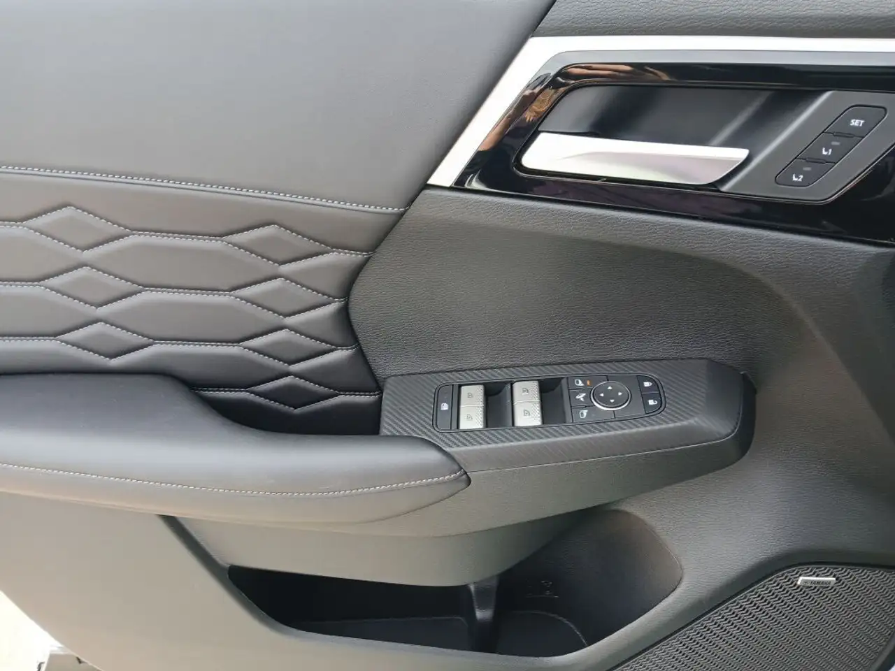 Mitsubishi Outlander снимка Mitsubishi Outlander
