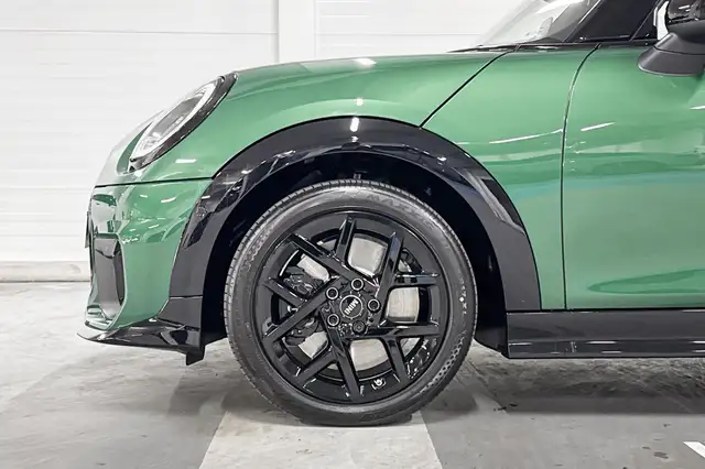 Mini Hatch view 4