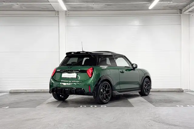 Mini Hatch view 6