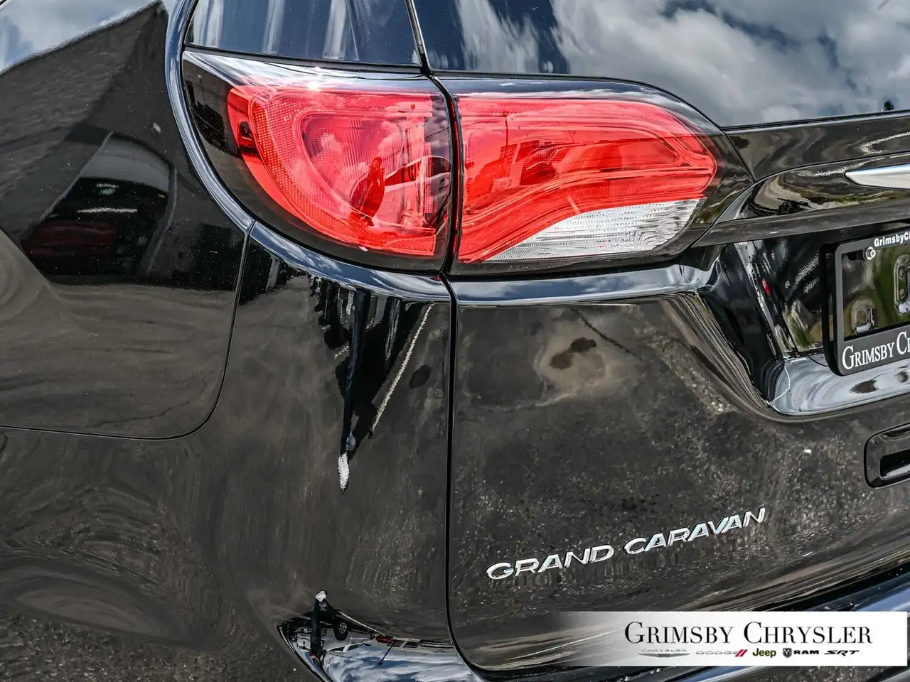 Chrysler Grand Caravan снимка Chrysler Grand Caravan