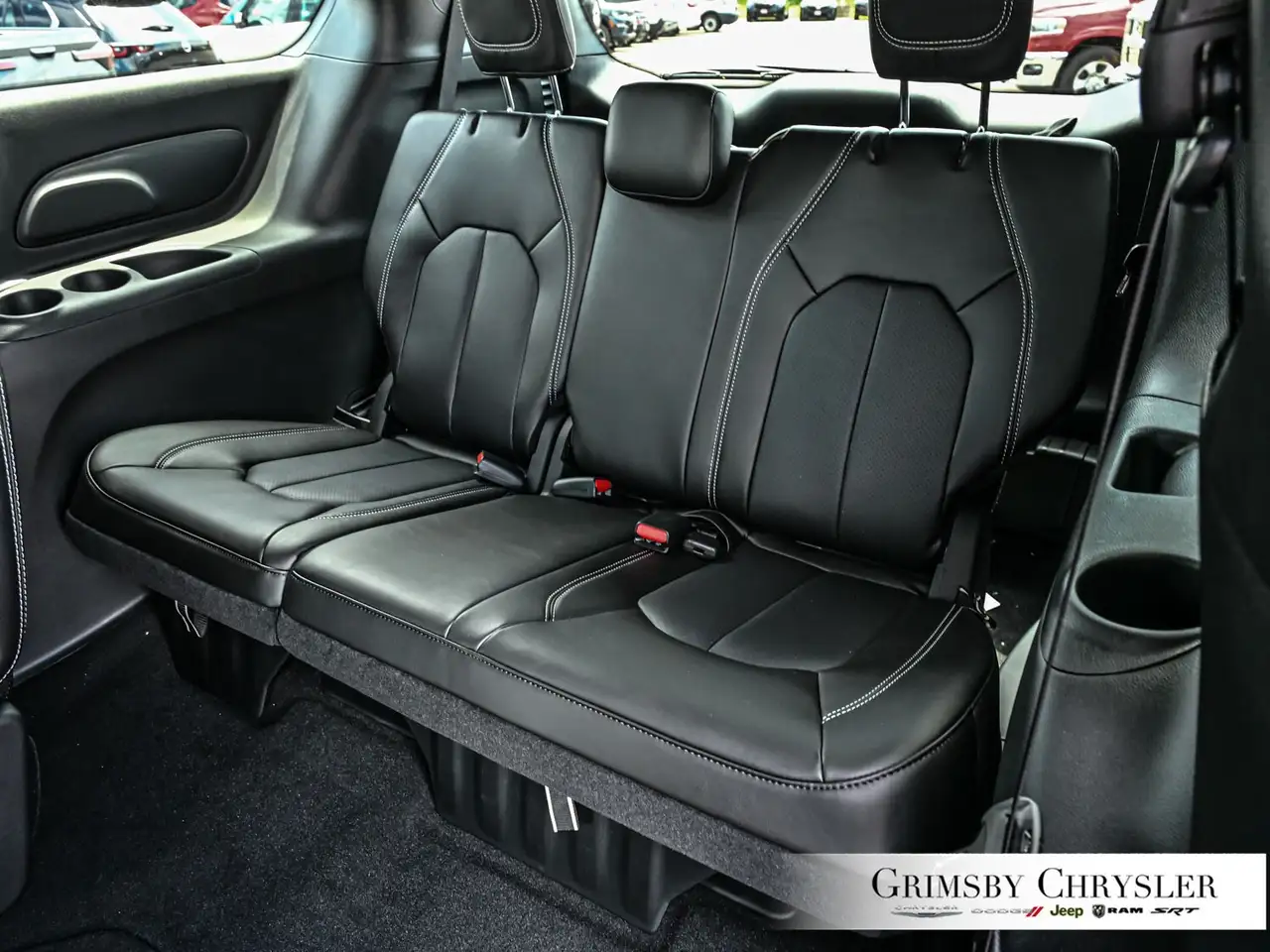 Chrysler Grand Caravan снимка Chrysler Grand Caravan