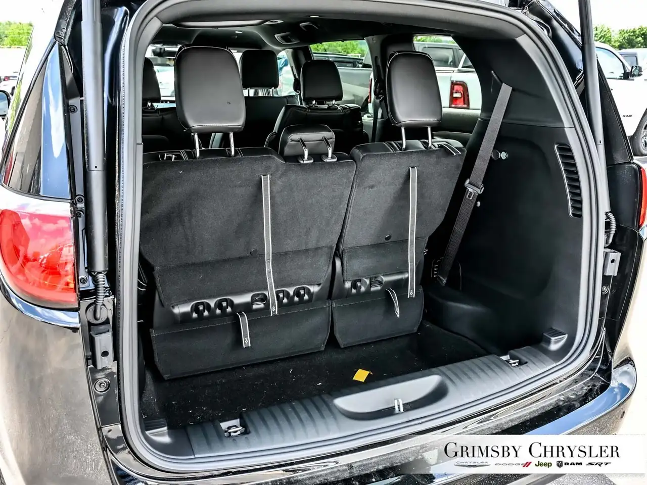 Chrysler Grand Caravan снимка Chrysler Grand Caravan