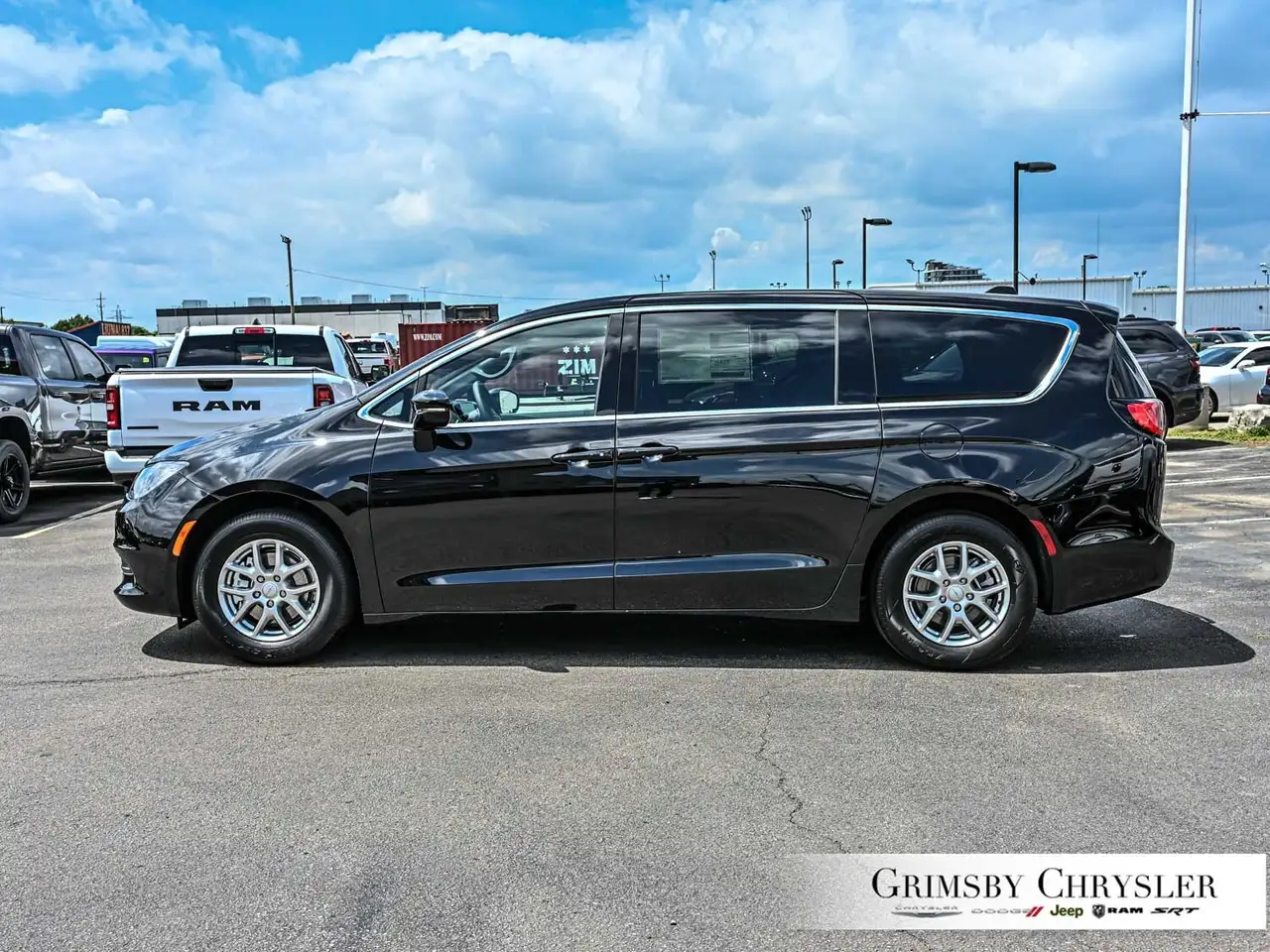 Chrysler Grand Caravan снимка Chrysler Grand Caravan