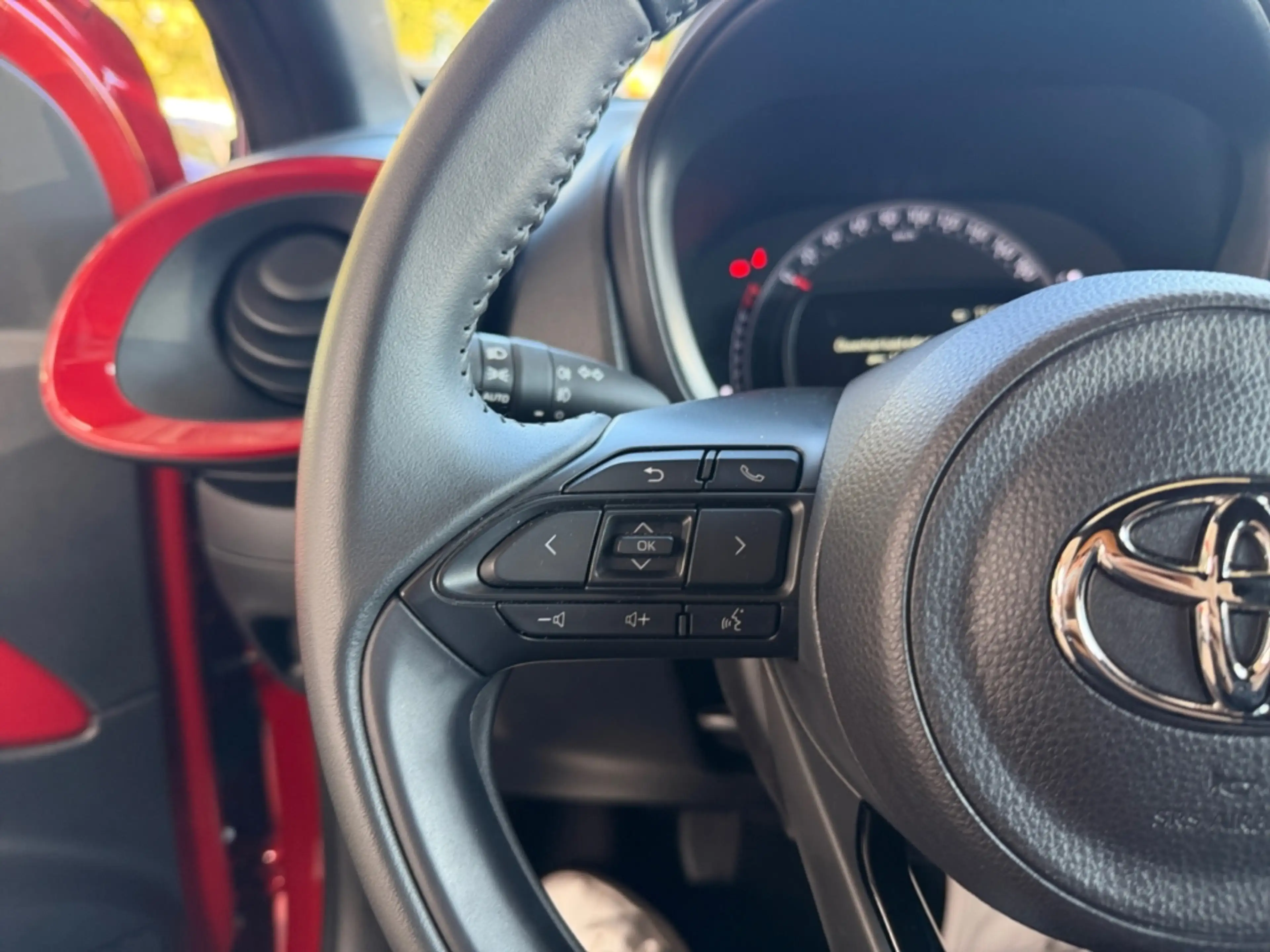 Toyota Aygo X Teamplayer *ACC*CarPlay*CAM*SHZ*Bi-Tone* — photo 9