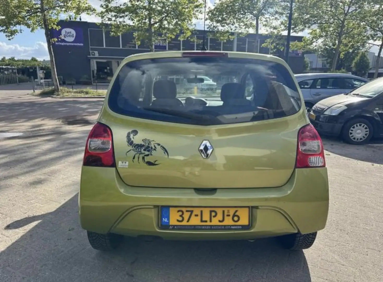 Renault Twingo 1.2-16V Authentique Amarillo - 2