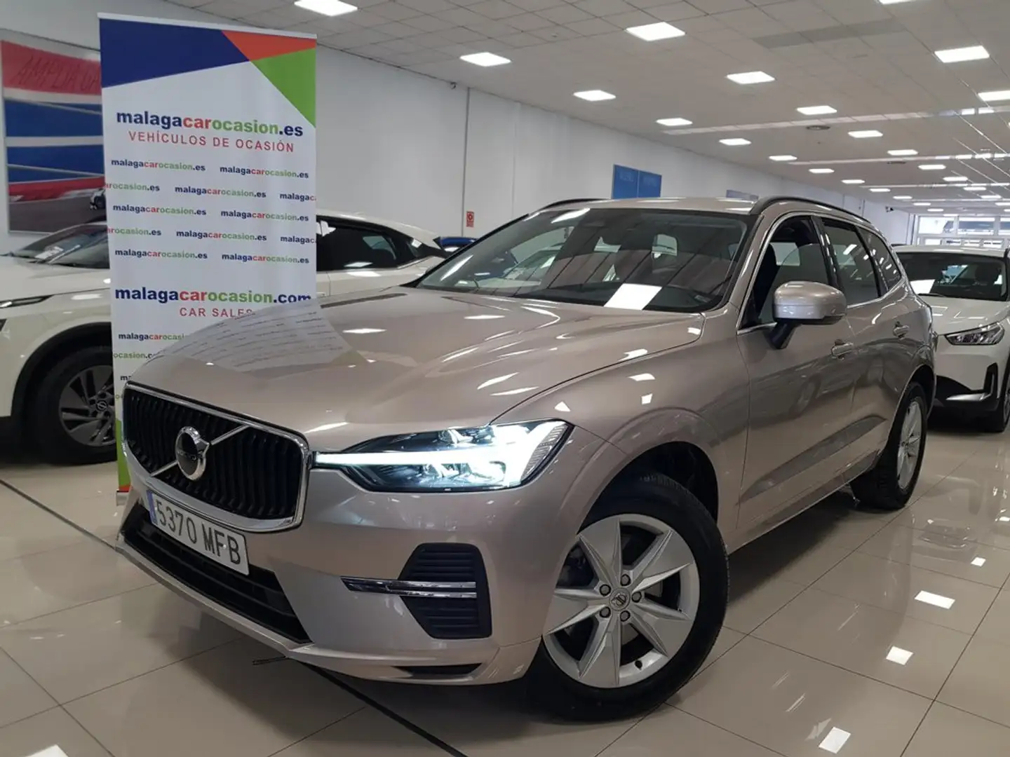 Volvo XC60 2.0 B4 G Core Auto Beige - 2