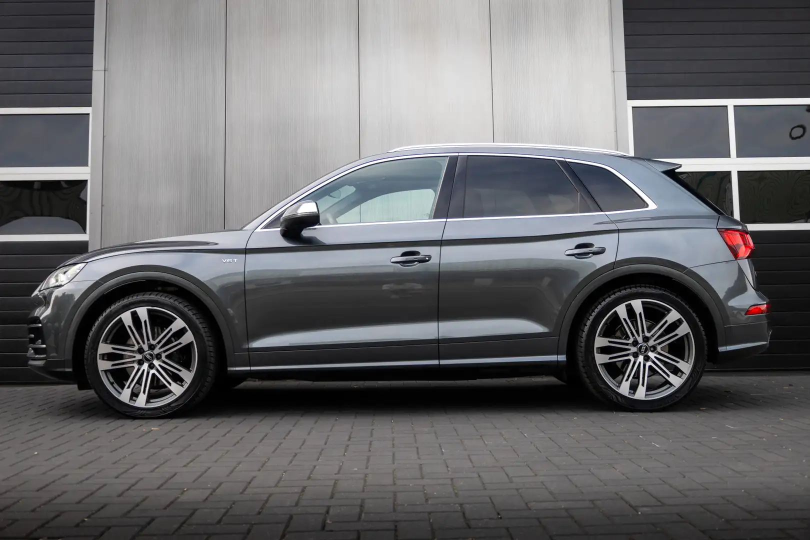 Audi SQ5 3.0 TFSI 354 pk Quattro Pro Line Plus S-Line Pano- Grigio - 2