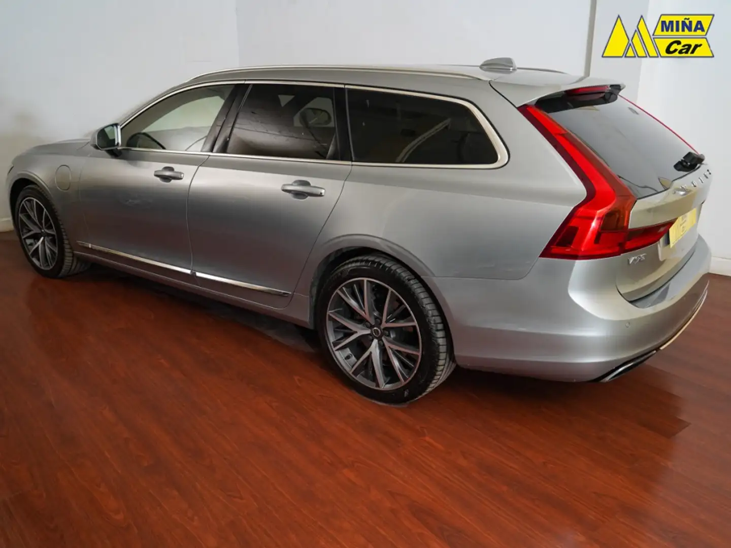 Volvo V90 T8 Momentum Twin AWD Plateado - 2
