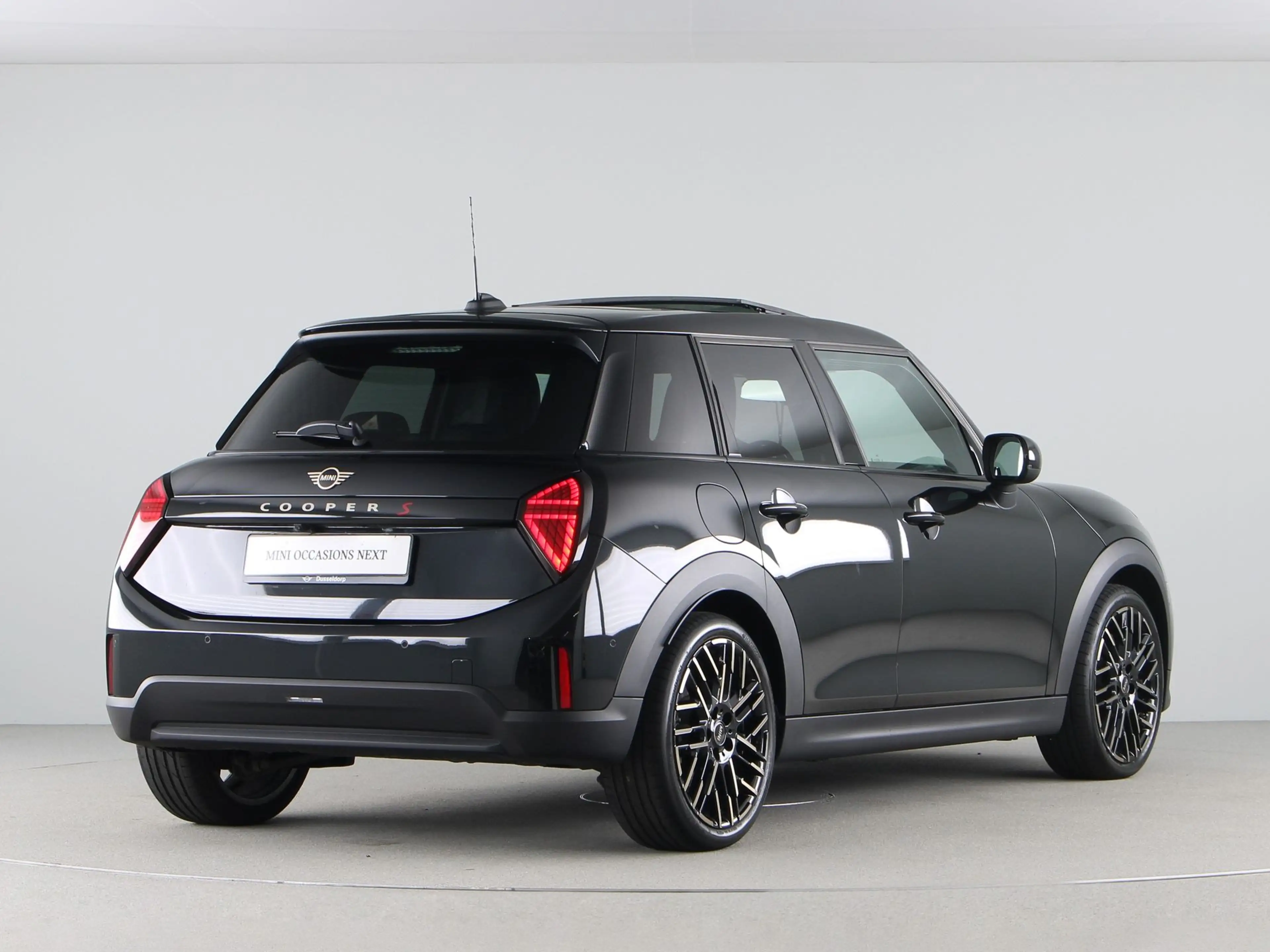 MINI Cooper S 5-deurs Favoured Pakket M — photo 9