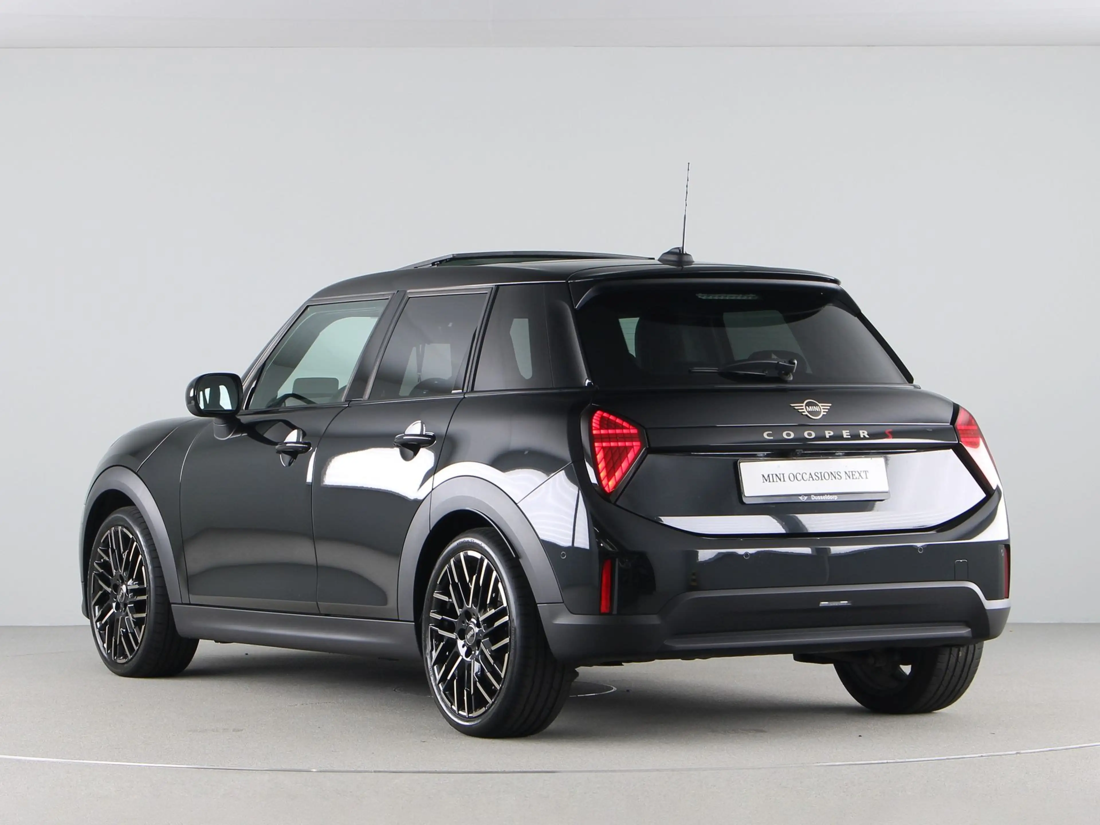 MINI Cooper S 5-deurs Favoured Pakket M — photo 11