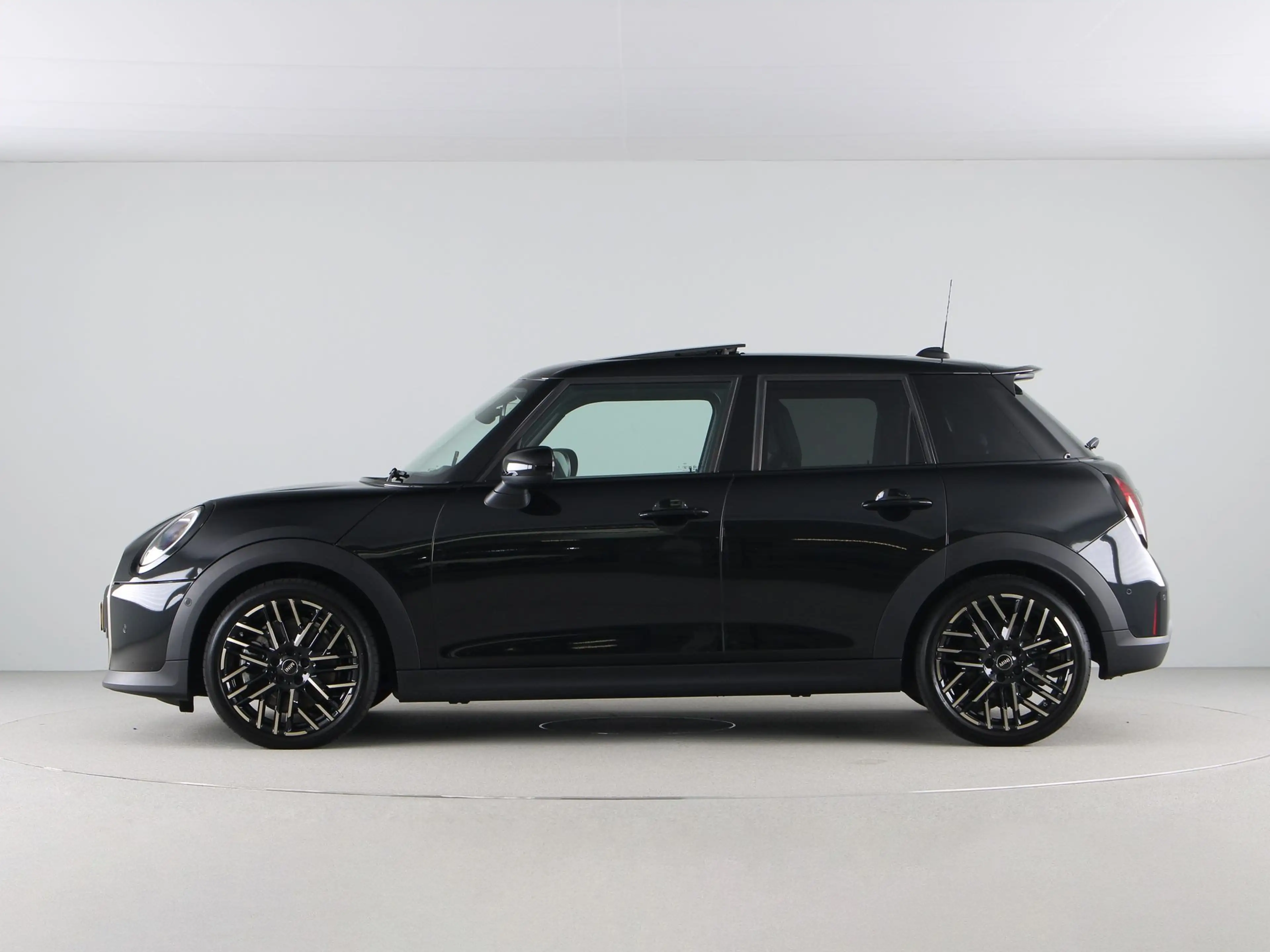 MINI Cooper S 5-deurs Favoured Pakket M — photo 12