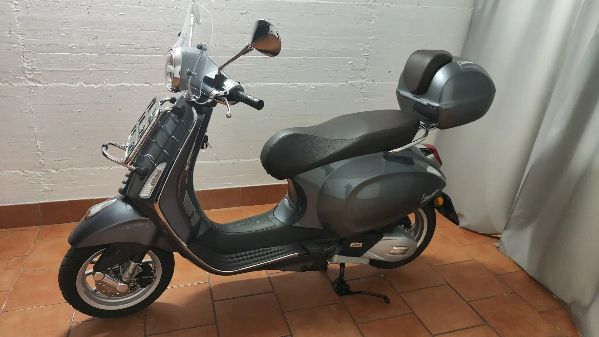 Vespa Primavera Touring touring 150 Grijs - 1