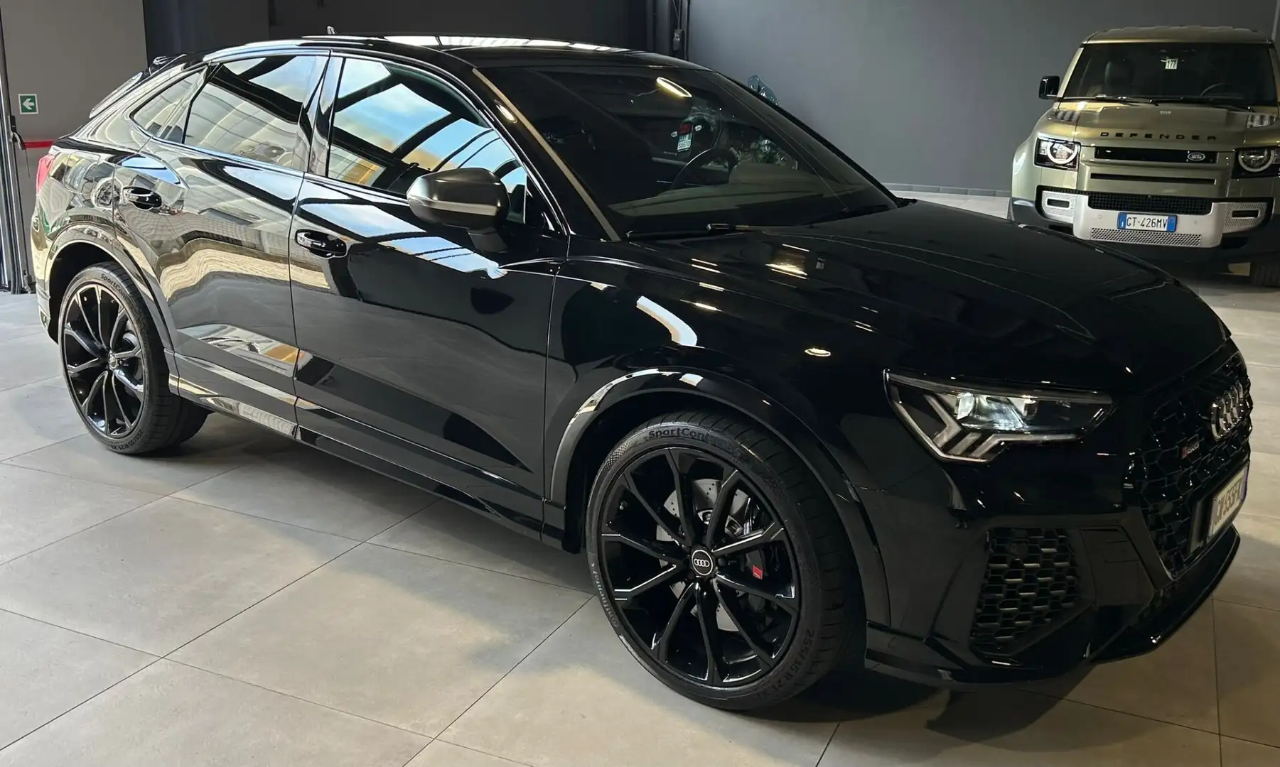 Audi Q3 Audi RS Q3 Sportback 2.5 TFSI S Line Schwarz - 1