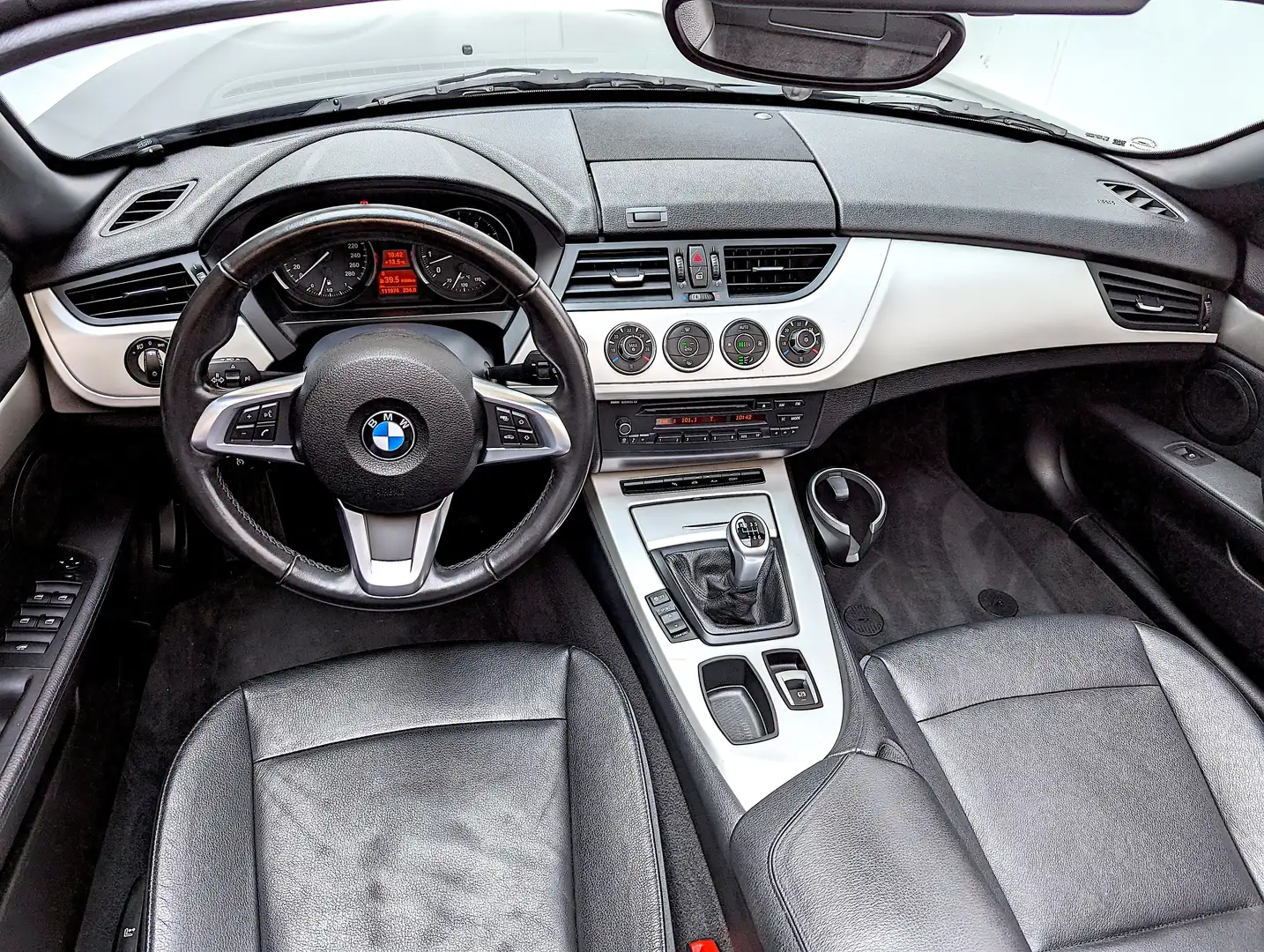 BMW Z4 2.0i sDrive20i Start/Stop Černá - 2