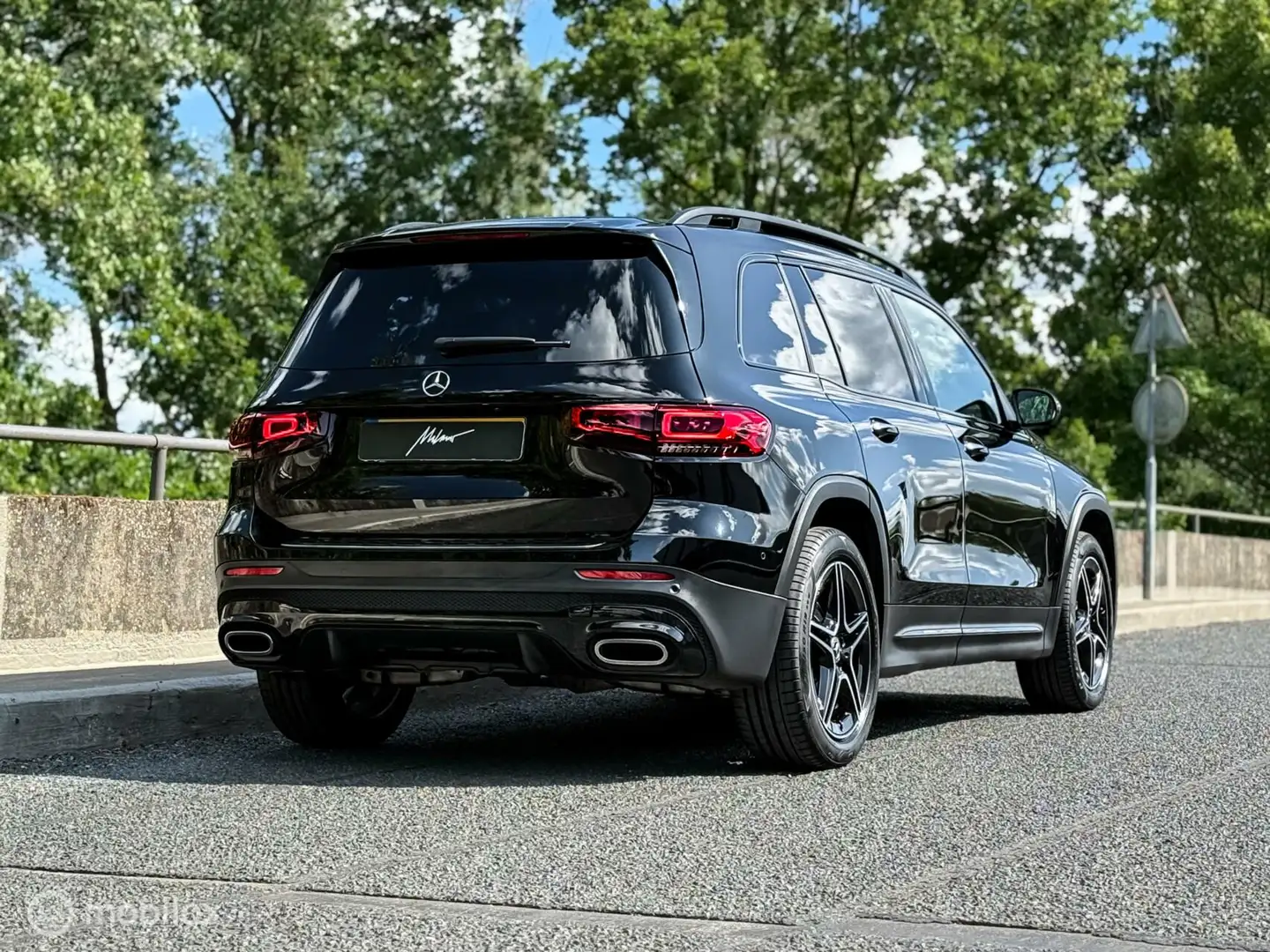 Mercedes-Benz GLB 200 4MATIC AMG Line | Pano | Sfeer | CarPlay Zwart - 2