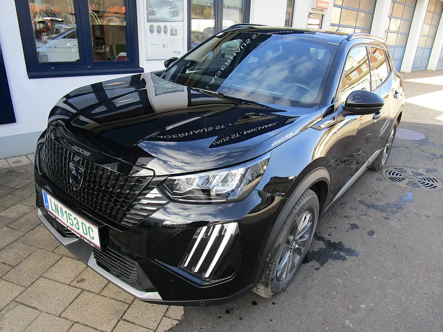 Peugeot e-2008 54kWh Allure Schwarz - 1