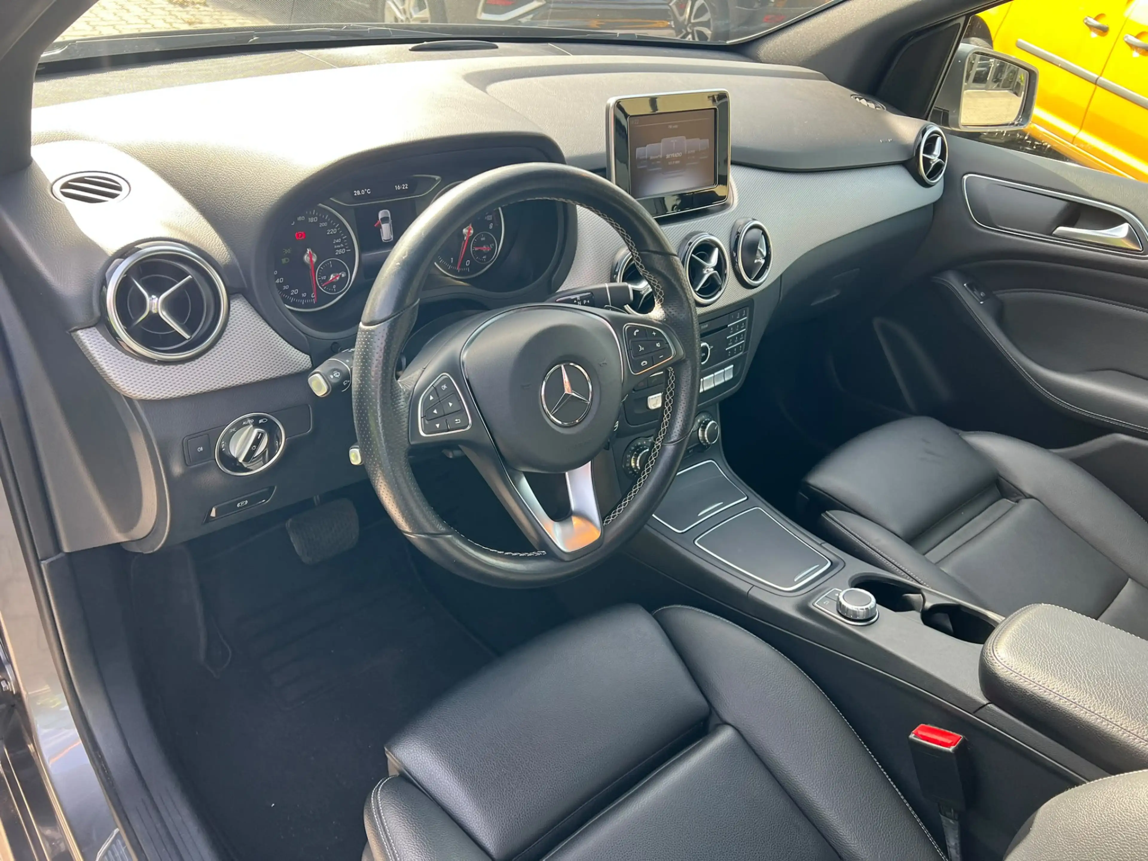 Mercedes-Benz B 180 Prestige trekhaak, camera, xenon, leer, navi, crui — photo 2