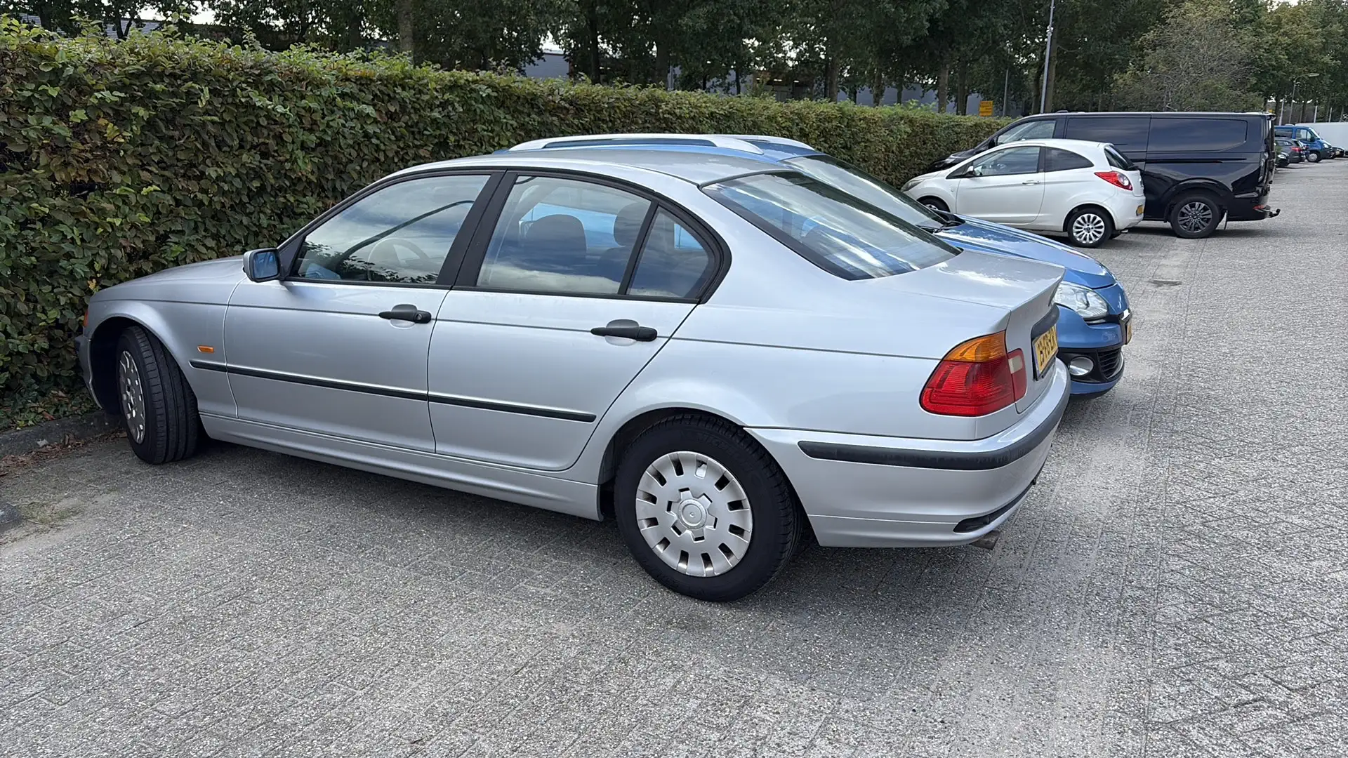 BMW 330 316i Executive Grijs - 2