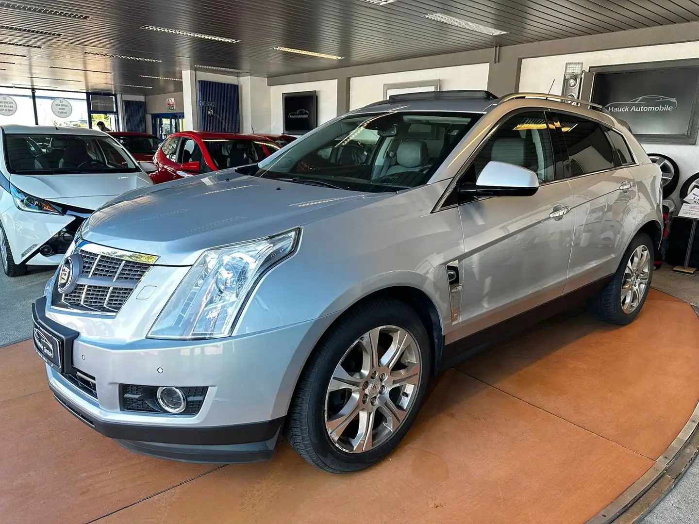 Cadillac SRX AWD PANO/NAVI/KAMERA/LEDER/4xSHZ/XENON Plateado - 1
