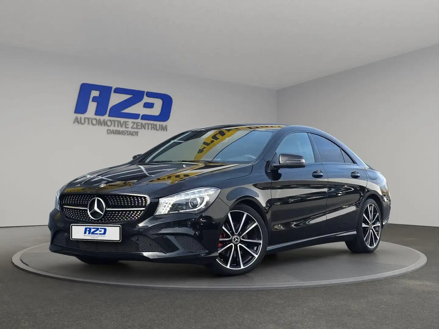 Mercedes-Benz CLA 180 NAVI T-LEDER Bi-XENON PDC Noir - 1