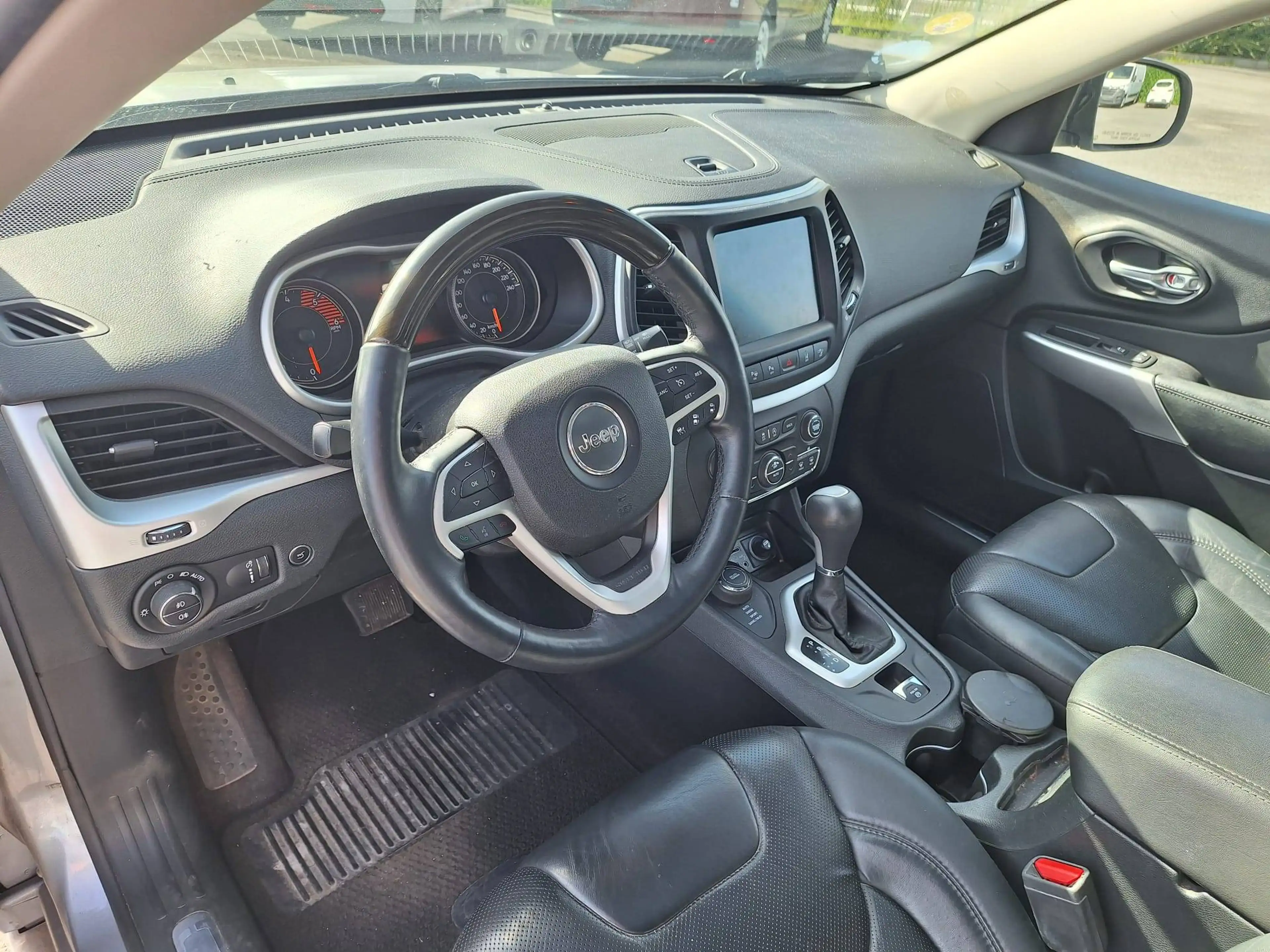 Jeep Cherokee Cherokee 2.2 MJD 4WD Overland Drive I — photo 8