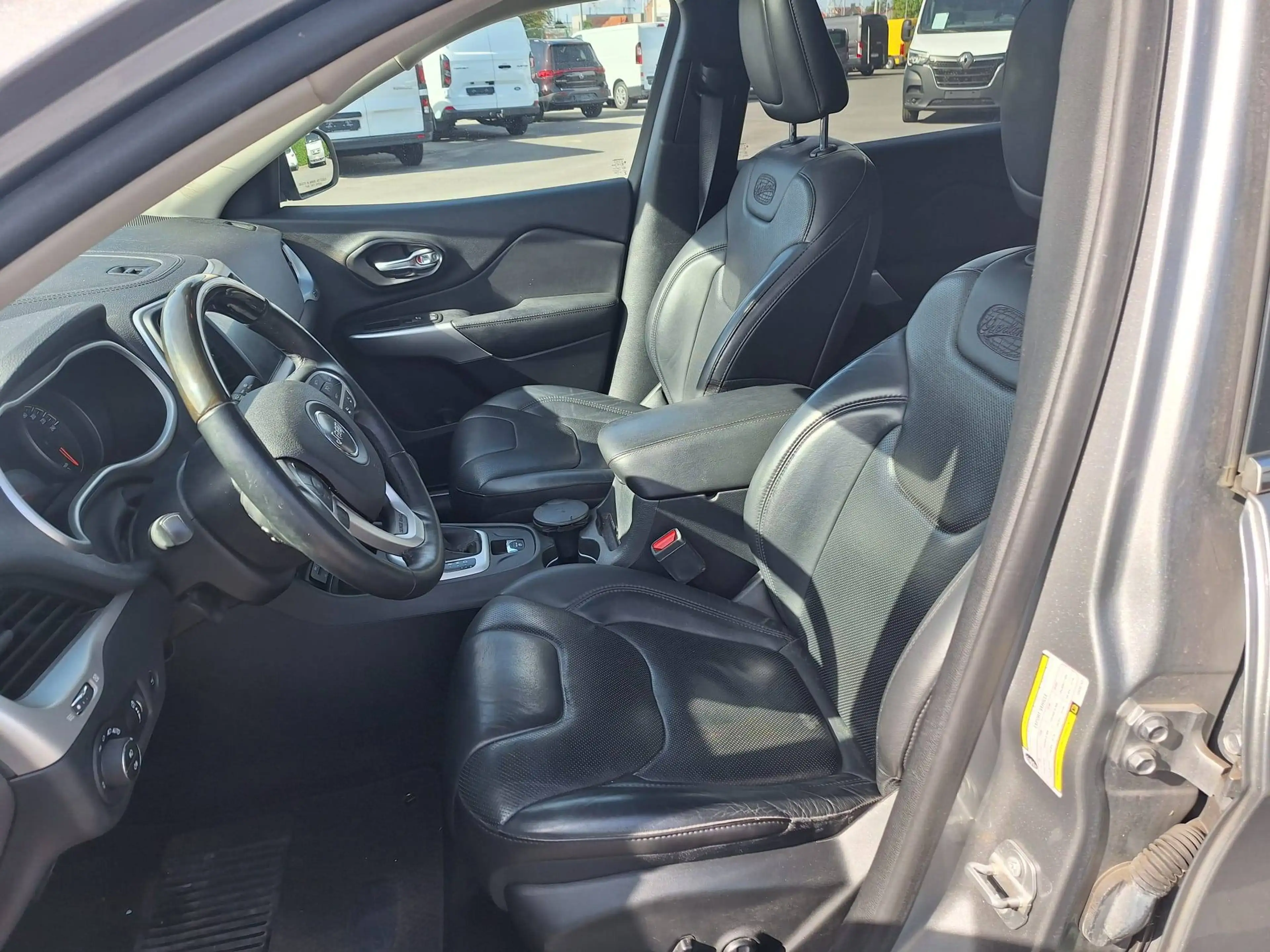 Jeep Cherokee Cherokee 2.2 MJD 4WD Overland Drive I — photo 7