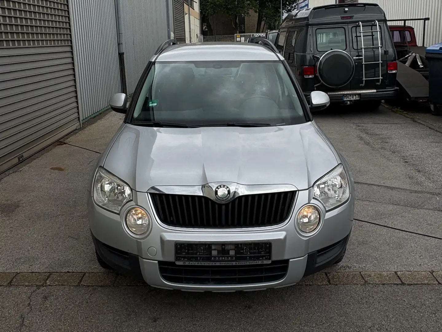 Skoda Yeti 1.2 TSI Ambition Silber - 2