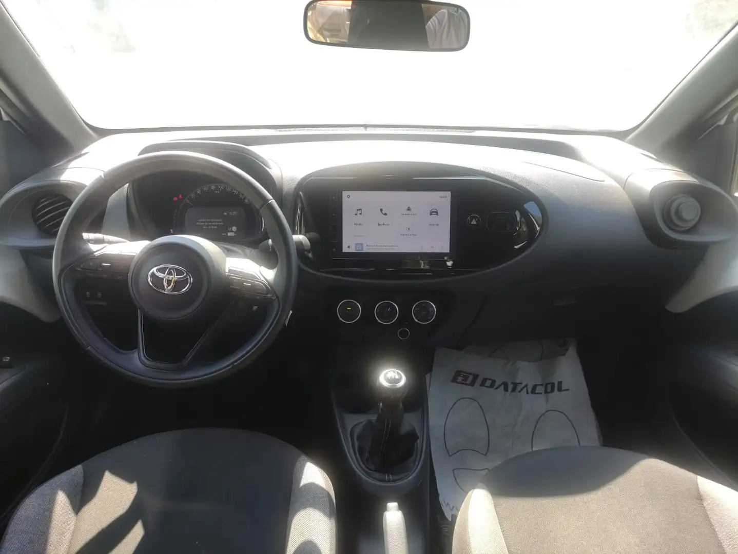 Toyota Aygo X 1.0 Active 72cv Weiß - 2