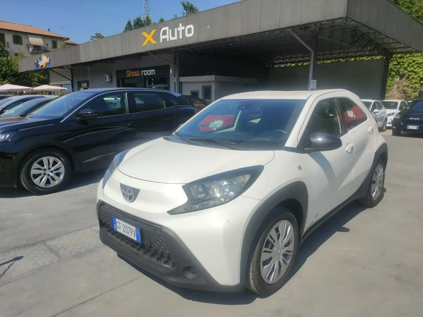 Toyota Aygo X 1.0 Active 72cv Weiß - 1