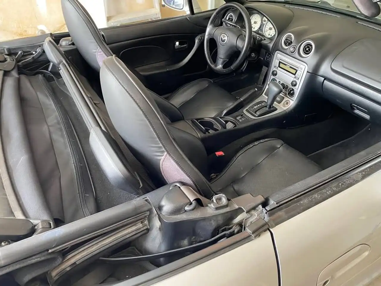 Mazda MX-5 Miata снимка Mazda MX-5 Miata
